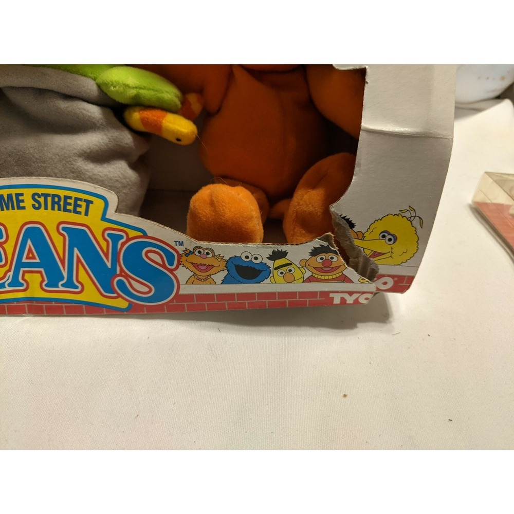 Vintage Tyco Sesame Street Beans Elmo Oscar And Zoe NIB - Picture 3 of 7